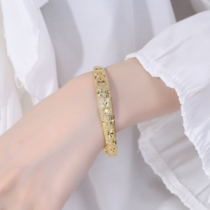 24K gouden brede damesarmband  - Photography Yellow recensie en prijs